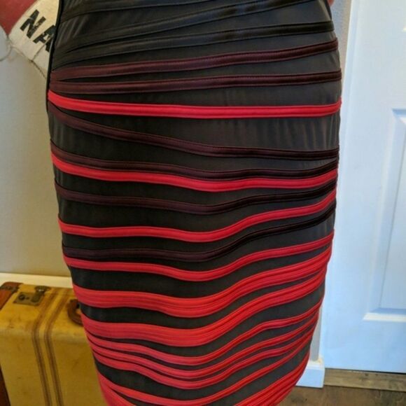 Halston Heritage Ombre Body Con Halter Dress 6 - Picture 3 of 12